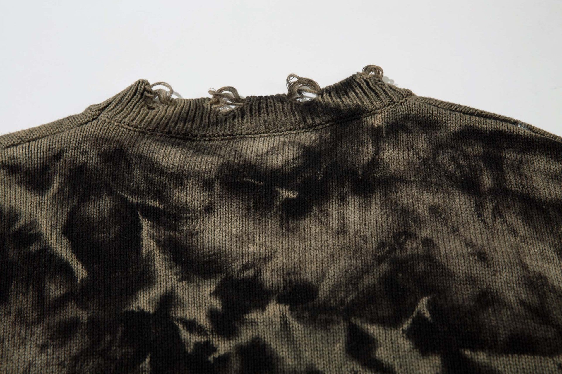 High Street American Beggar Style Tie-dyed Make Old Ripped Round Neck Sweater