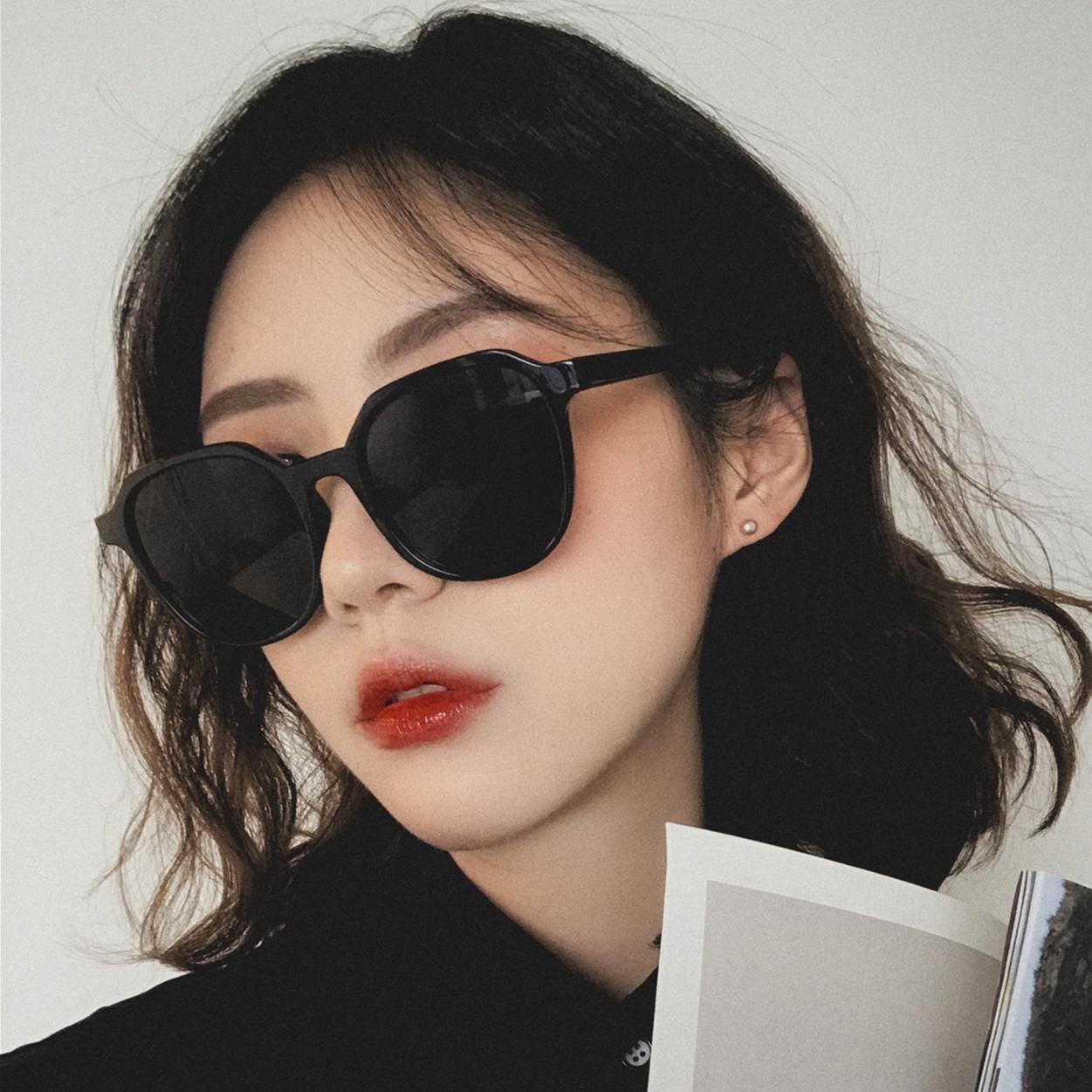 Sunglasses street shot ins vibrato glasses