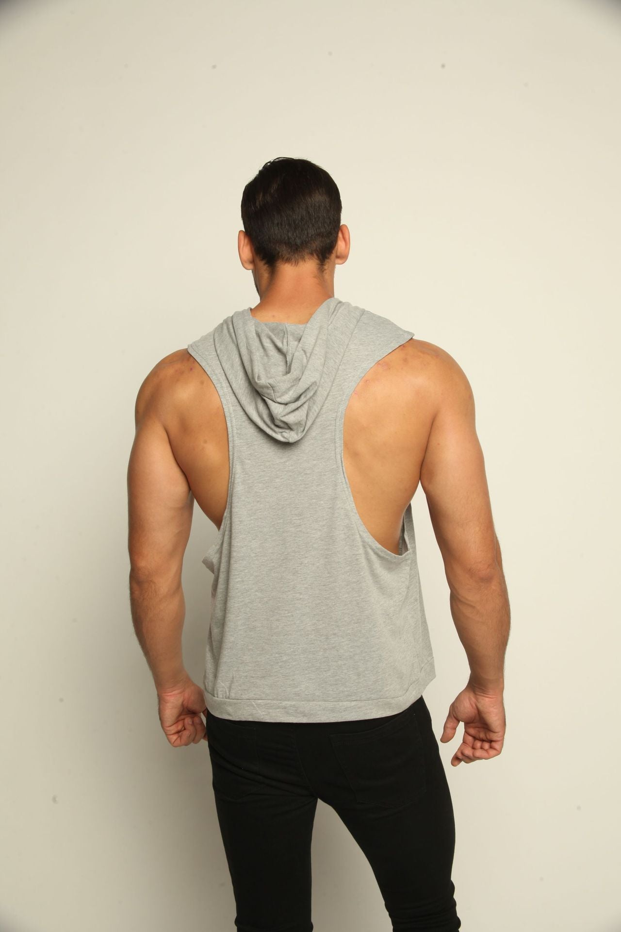 Sports style men's hooded sleeveless vest sweater