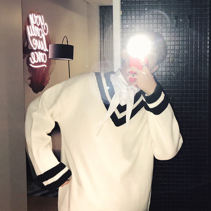Men's big V-neck couple sweater hit color