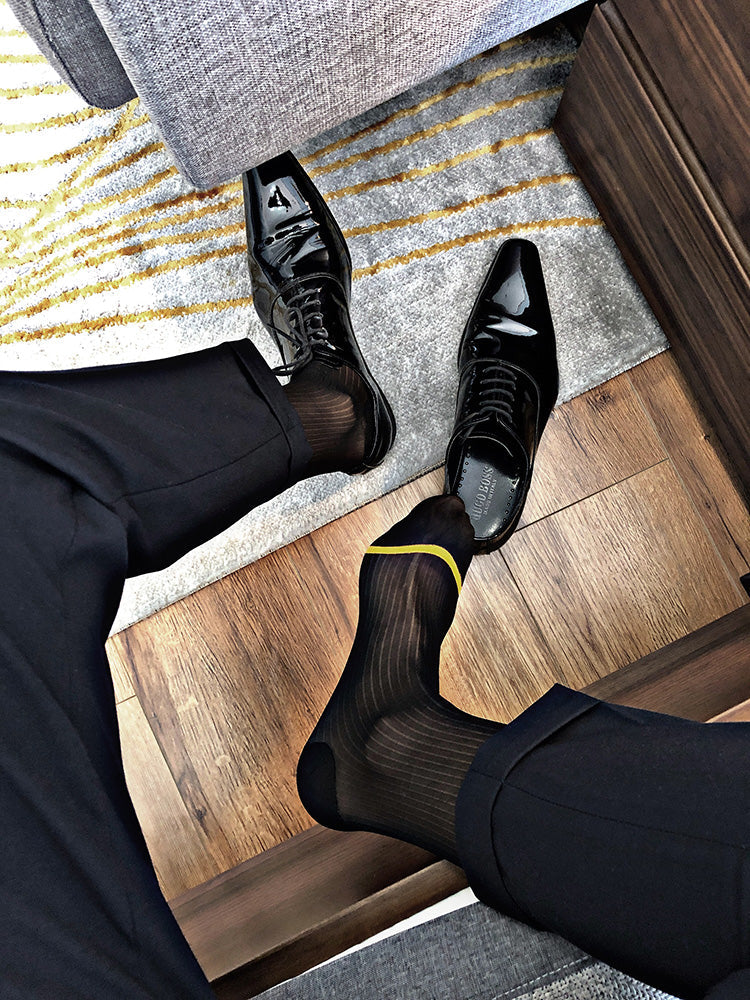 Men's dark line socks with golden toes