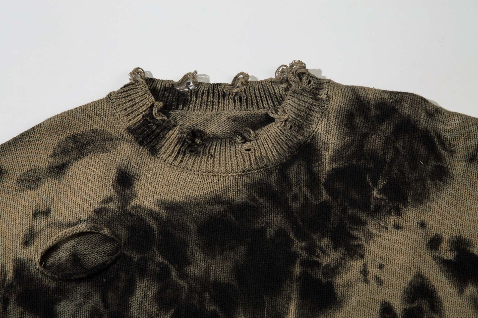 High Street American Beggar Style Tie-dyed Make Old Ripped Round Neck Sweater