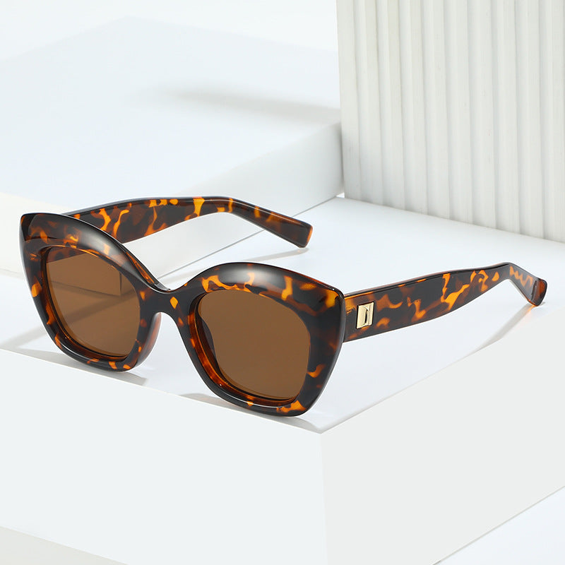Stylish And Minimalist Sunglasses