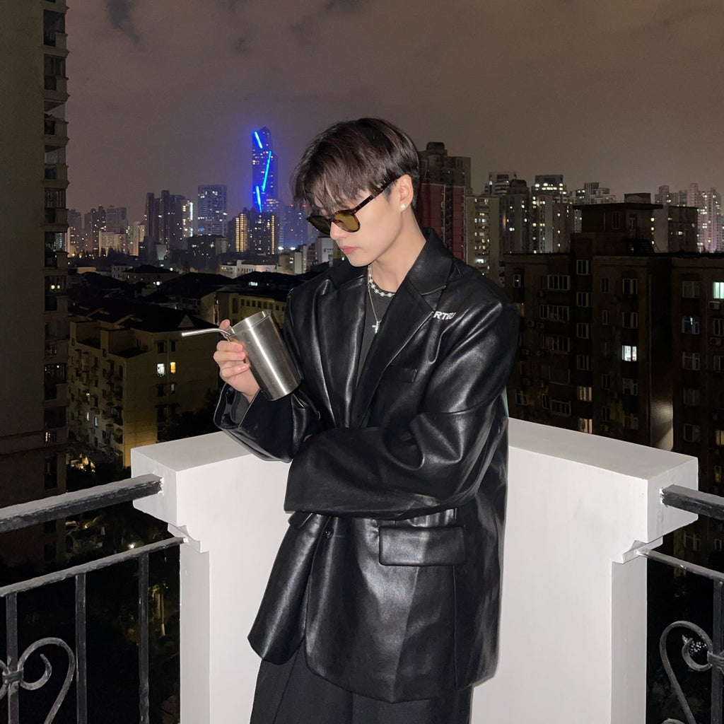 High-quality Embroidered Retro Pu Leather Shoulder Pad Suit