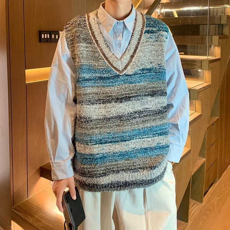 Men's Gradient Knitted Loose V-neck Sleeveless Sweater Vest