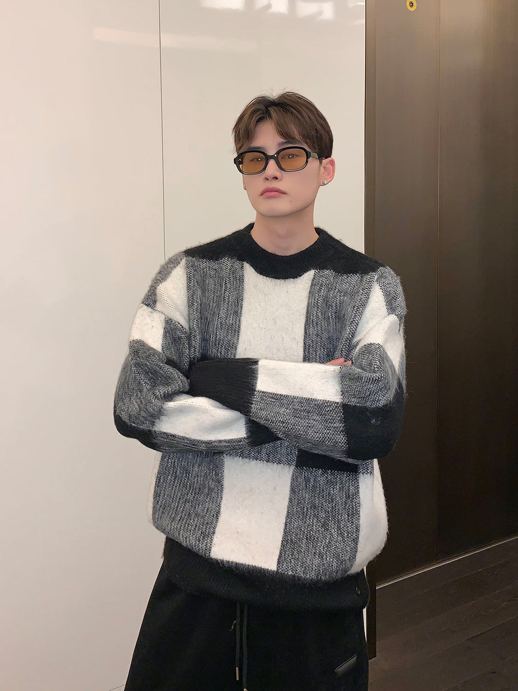 Plaid Color Contrast Crewneck Sweater Men