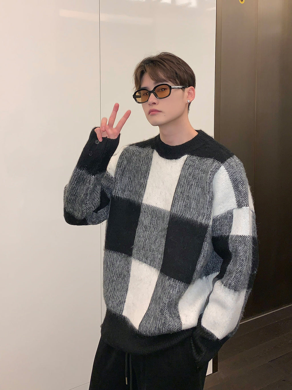 Plaid Color Contrast Crewneck Sweater Men