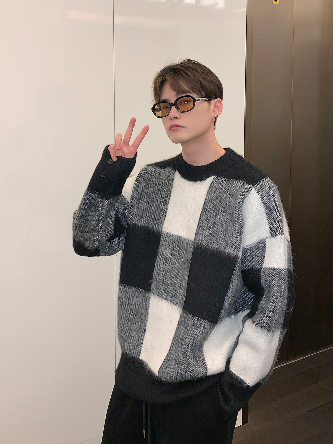 Plaid Color Contrast Crewneck Sweater Men